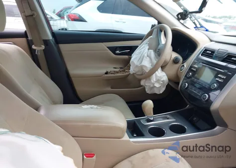 2015 Nissan Altima 2.5 из США, поврежденный, VIN 1N4AL3AP9FN395127